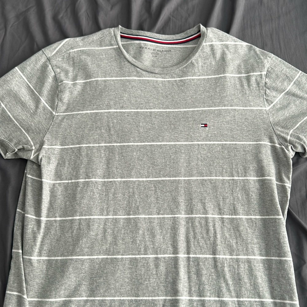 Tommy Hilfiger striped shirt size large - Picture 1 of 3